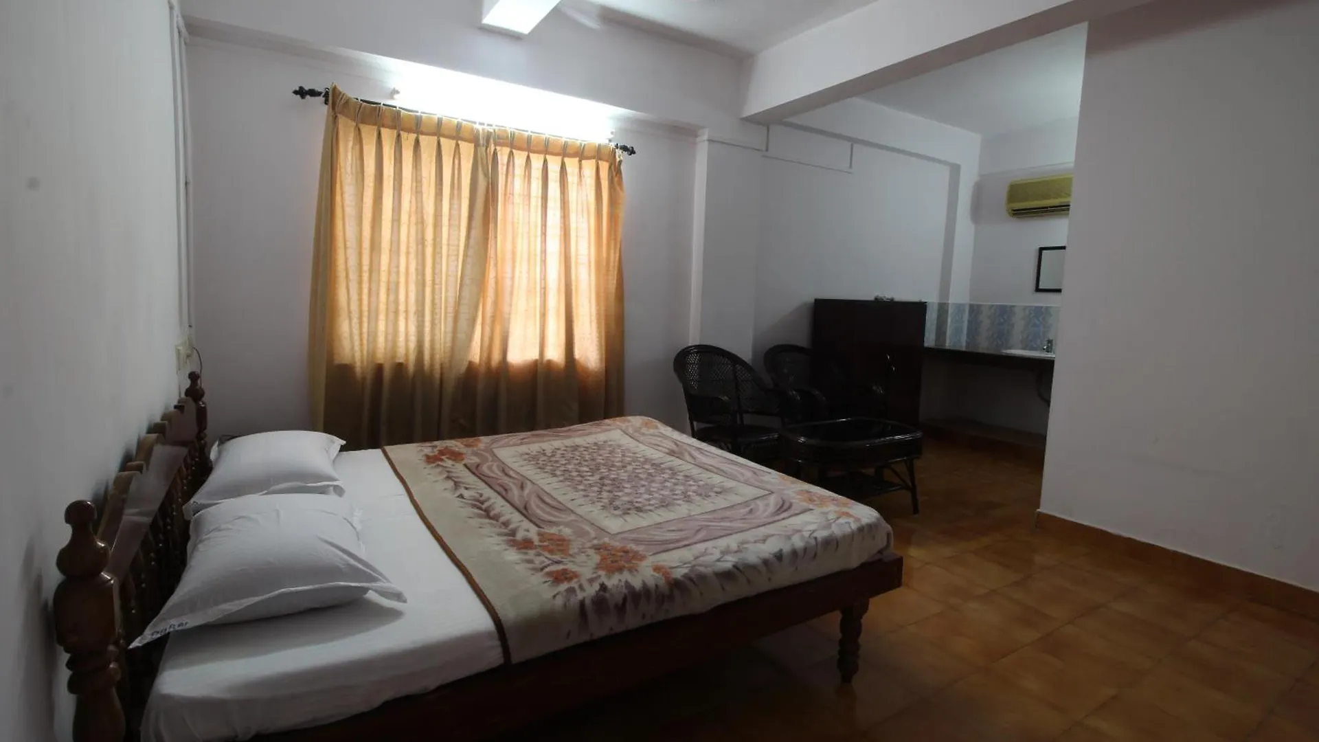Dubai Hotel & Restaurant Kumarakom